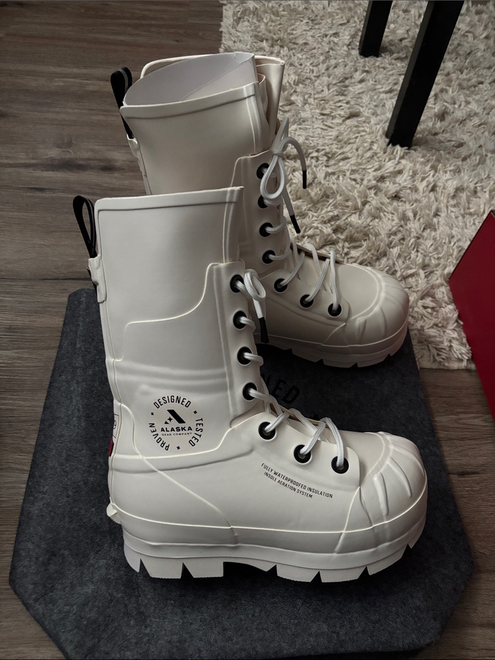 Women’s White Waterproof Lace-Up Winter Boots/Unisex